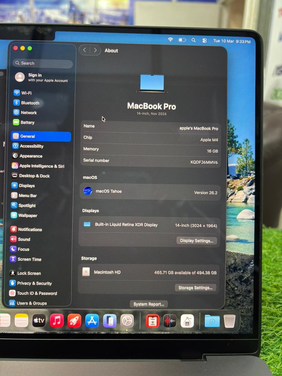 Apple MacBook Pro 14 inch premium aluminium design