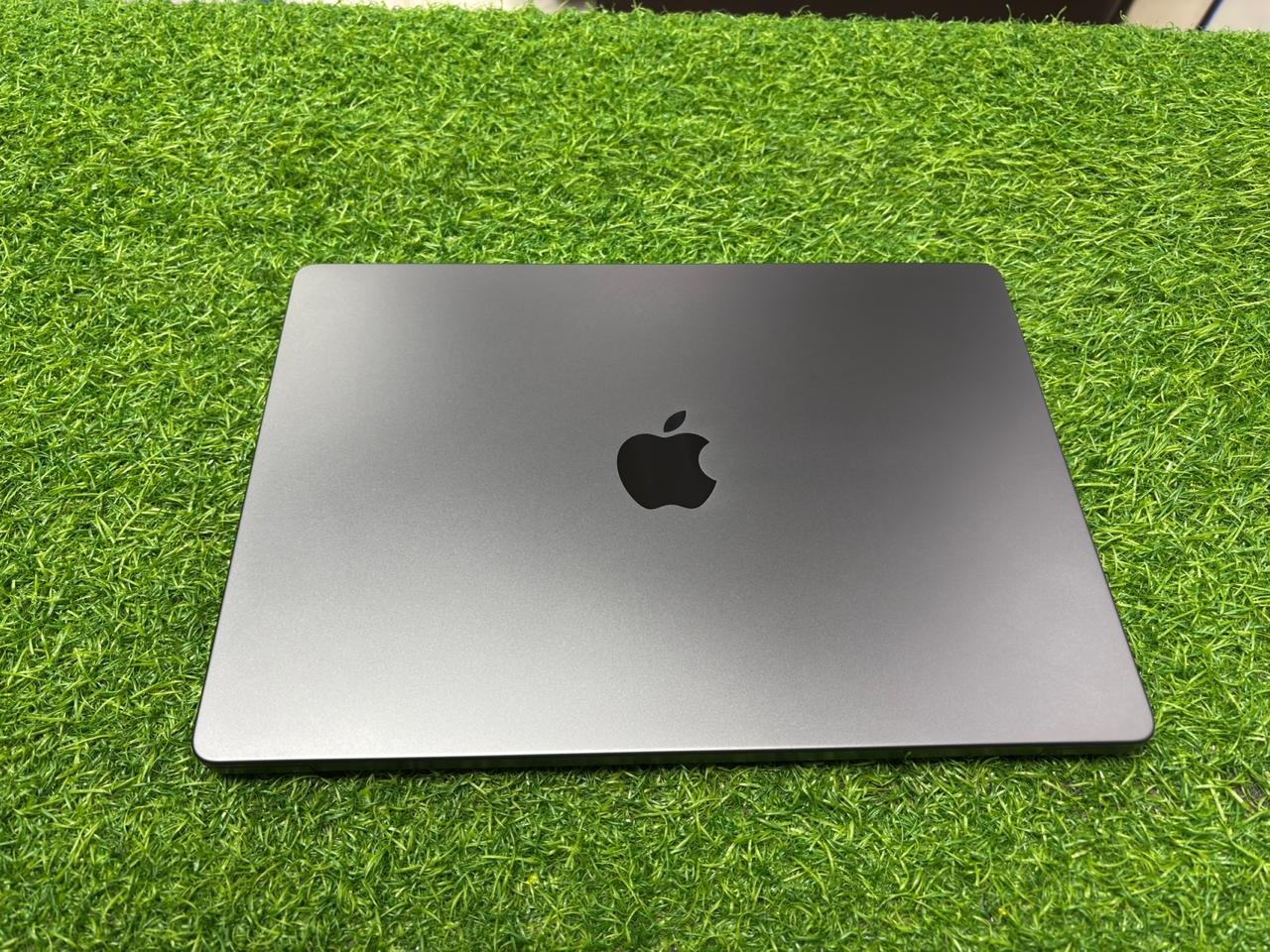 Apple MacBook Pro powerful M4 chip workstation laptop